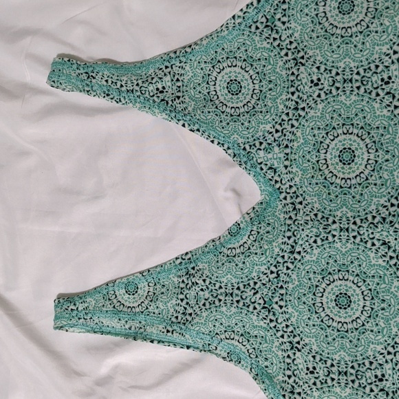 UO V-Neck Cropped Tank Top, Color Turquoise Size L - Picture 4 of 14